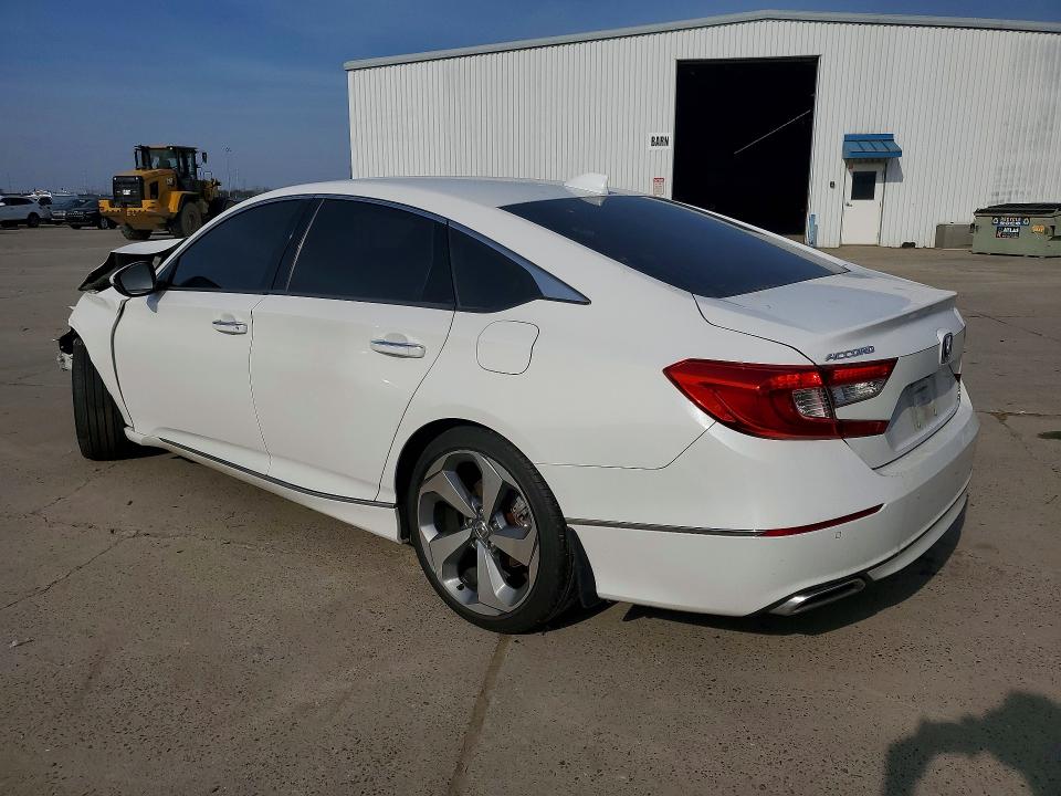 Photo 2 from auction – 2018 HONDA ACCORD with VIN 1HGCV2F96JA041052