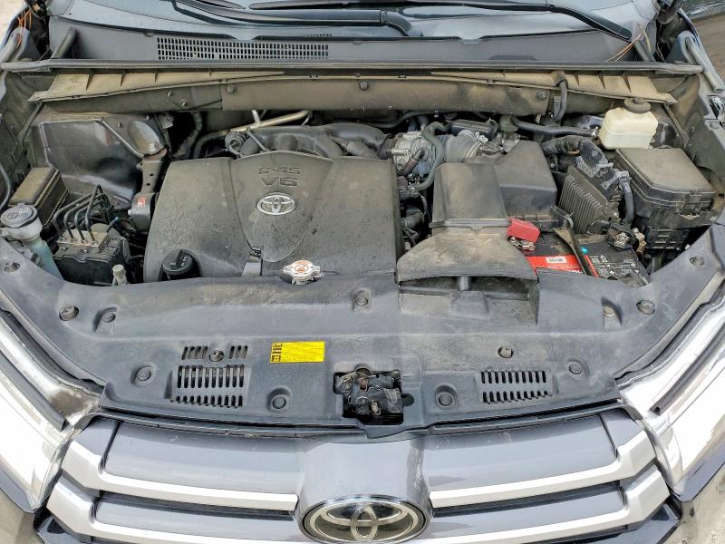 Photo 12 from auction – 2018 TOYOTA HIGHLANDER with VIN 5TDKZRFH2JS543767