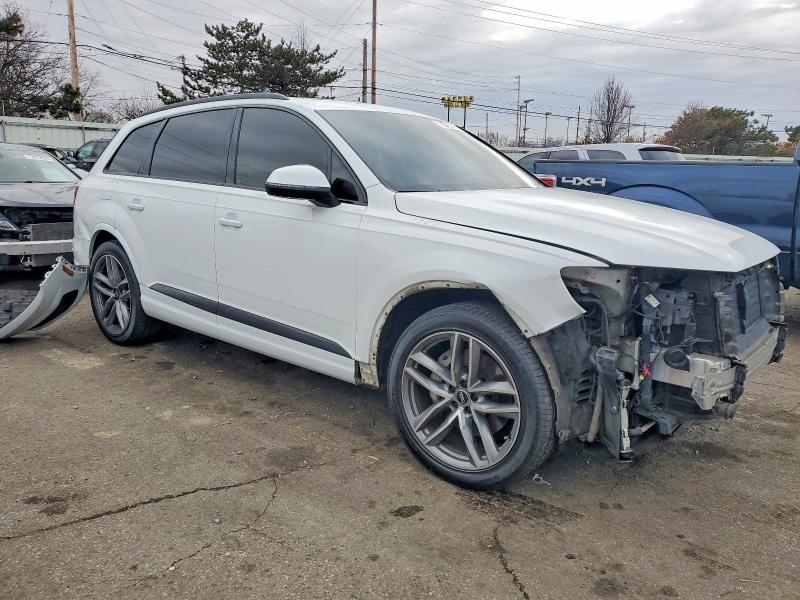 Photo 4 from auction – 2017 AUDI Q7 PRESTIG with VIN WA1VAAF78HD029290