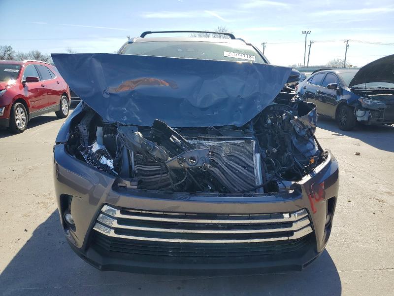 Photo 5 from auction – 2018 TOYOTA HIGHLANDER with VIN 5TDYZRFH1JS249223