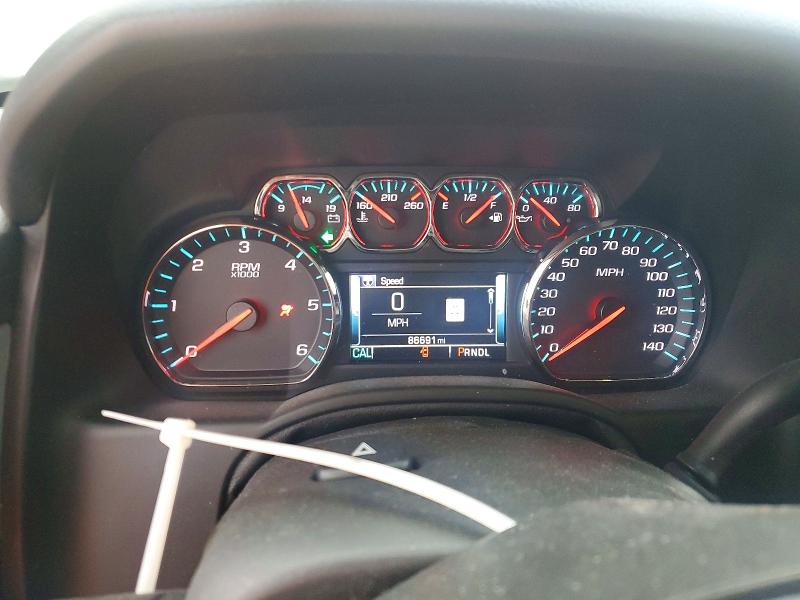 Photo 9 from auction – 2018 CHEVROLET SUBURBAN with VIN 1GNSCHKC4JR391891