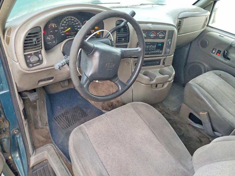Photo 8 from auction – 2000 CHEVROLET ASTRO with VIN 1GNDM19W2YB127844