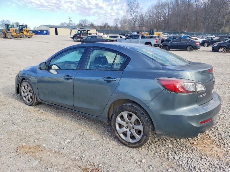 Foto 2 de la subasta – 2013 MAZDA 3 con VIN JM1BL1UP9D1755628