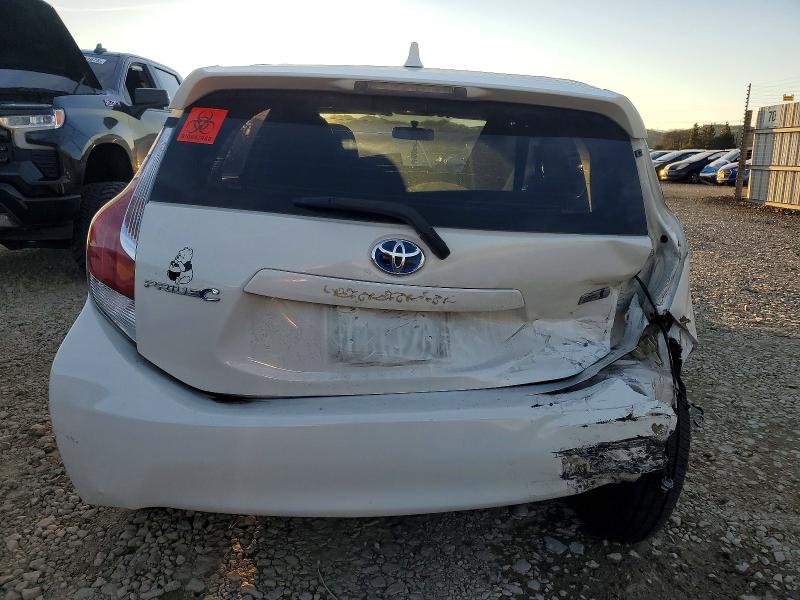 Photo 6 from auction – 2015 TOYOTA PRIUS C with VIN JTDKDTB31F1581615