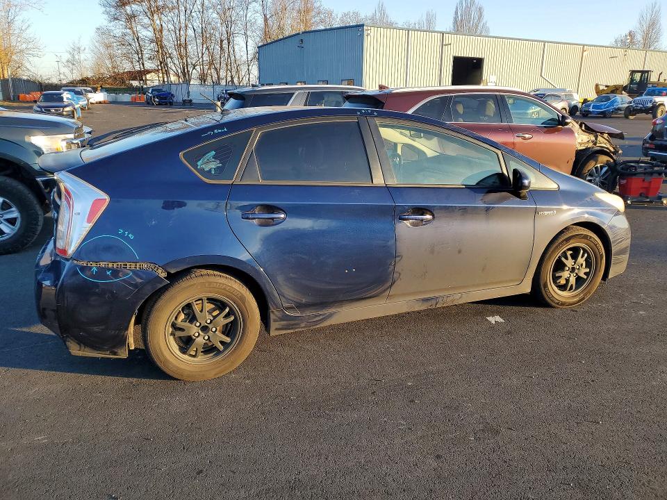 Photo 3 from auction – 2013 TOYOTA PRIUS with VIN JTDKN3DU0D1634336
