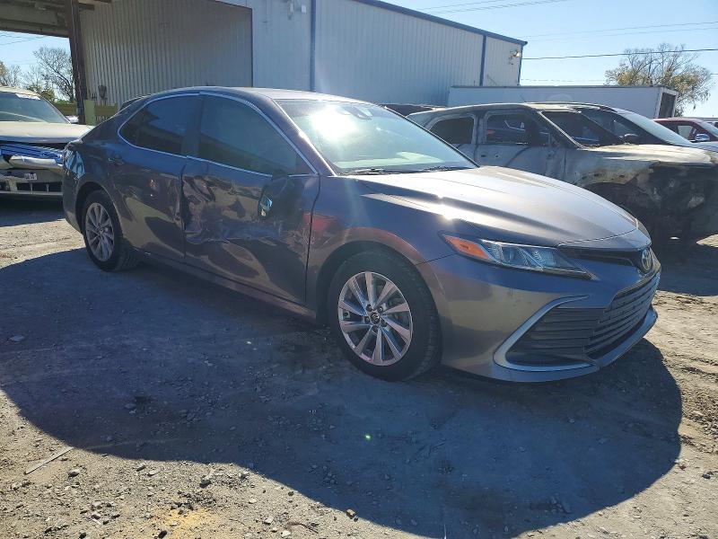 Photo 4 from auction – 2022 TOYOTA CAMRY with VIN 4T1C11AK3NU632129