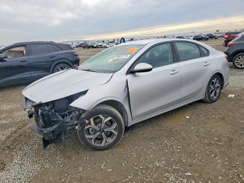 KIA FORTE FE 2019 with VIN 3KPF24AD7KE138870 - Photo from auction