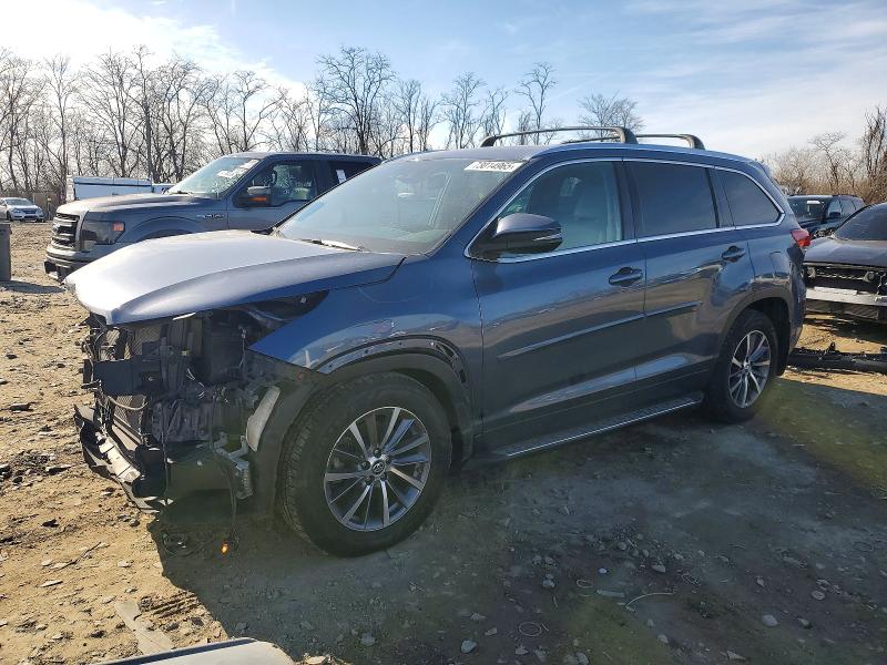 TOYOTA HIGHLANDER 2019 with VIN 5TDJZRFH4KS982983 - Photo from auction