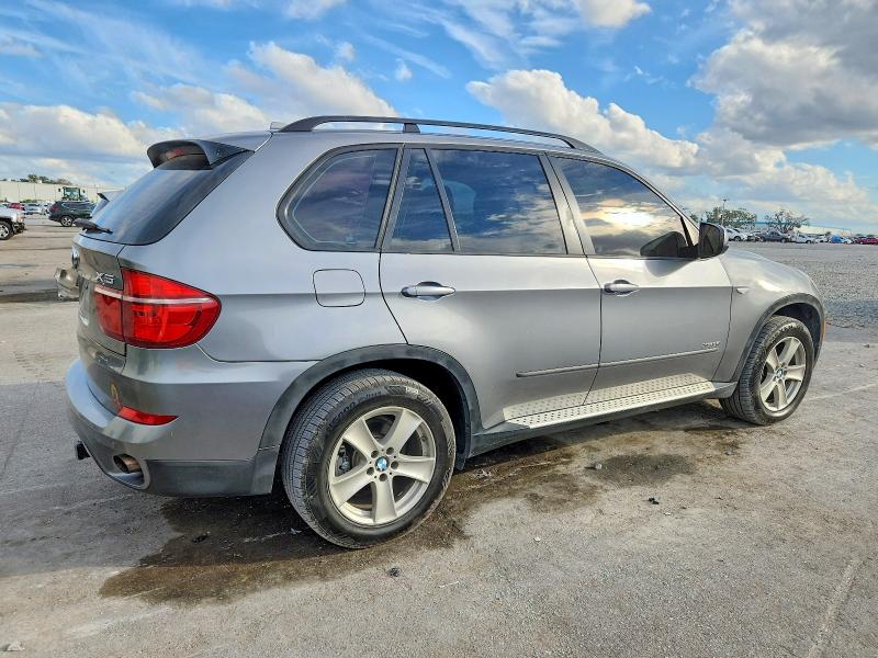 Photo 3 from auction – 2012 BMW X5 XDRIVE3 with VIN 5UXZV4C58CL989058