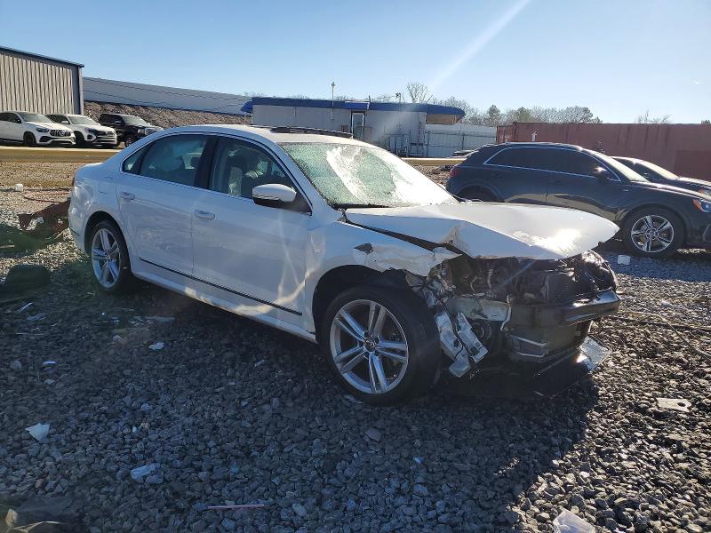 Photo 4 from auction – 2015 VOLKSWAGEN PASSAT SEL with VIN 1VWCV7A32FC001784