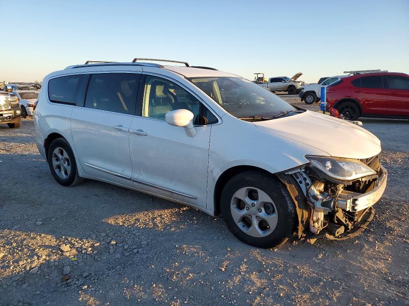 Photo 4 from auction – 2017 CHRYSLER PACIFICA with VIN 2C4RC1EG7HR752595