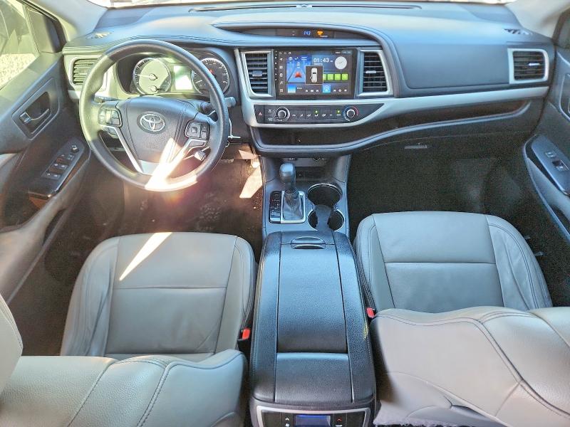 Photo 8 from auction – 2015 TOYOTA HIGHLANDER with VIN 5TDZKRFH1FS048342