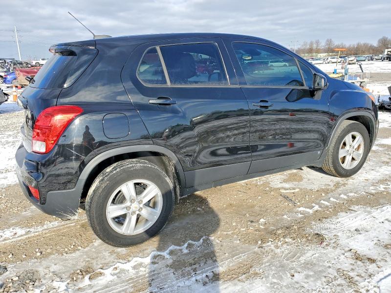 Photo 3 from auction – 2020 CHEVROLET TRAX LS with VIN KL7CJKSB7LB326341