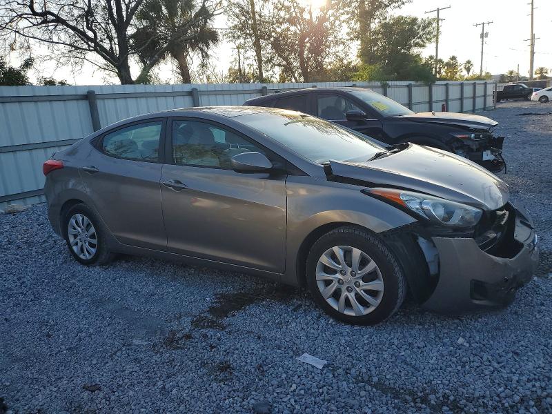 Photo 4 from auction – 2012 HYUNDAI ELANTRA GL with VIN 5NPDH4AE3CH070949