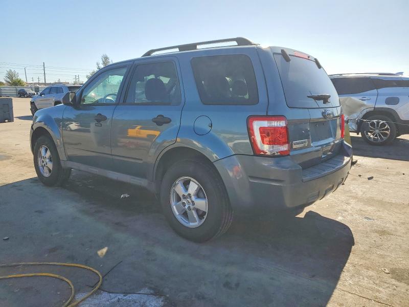 Photo 2 from auction – 2010 FORD ESCAPE with VIN 1FMCU0D74AKB79119