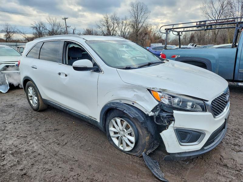 Photo 4 from auction – 2017 KIA SORENTO LX with VIN 5XYPGDA52HG240569