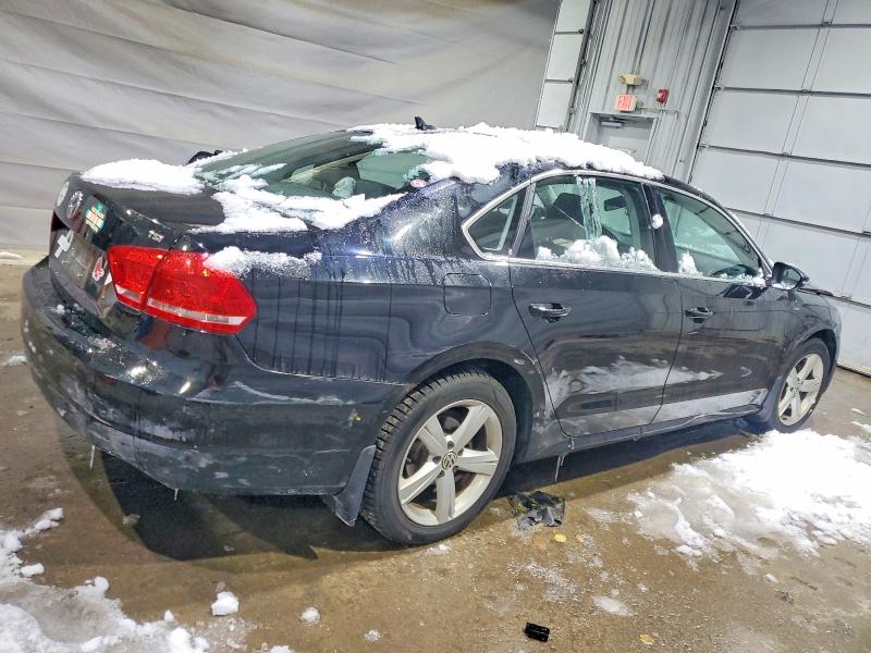 Photo 3 from auction – 2015 VOLKSWAGEN PASSAT S with VIN 1VWAT7A35FC121785