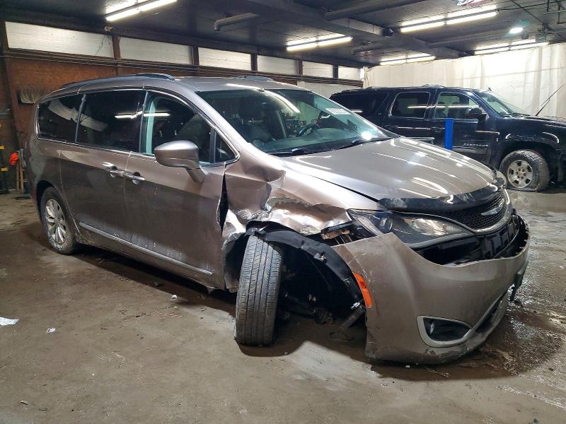 Photo 4 from auction – 2017 CHRYSLER PACIFICA T with VIN 2C4RC1BGXHR569812