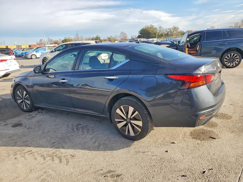 Photo 2 from auction – 2022 NISSAN ALTIMA with VIN 1N4BL4DV5NN368526