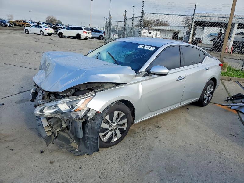 NISSAN ALTIMA 2019 with VIN 1N4BL4BV0KC207933 - Photo from auction