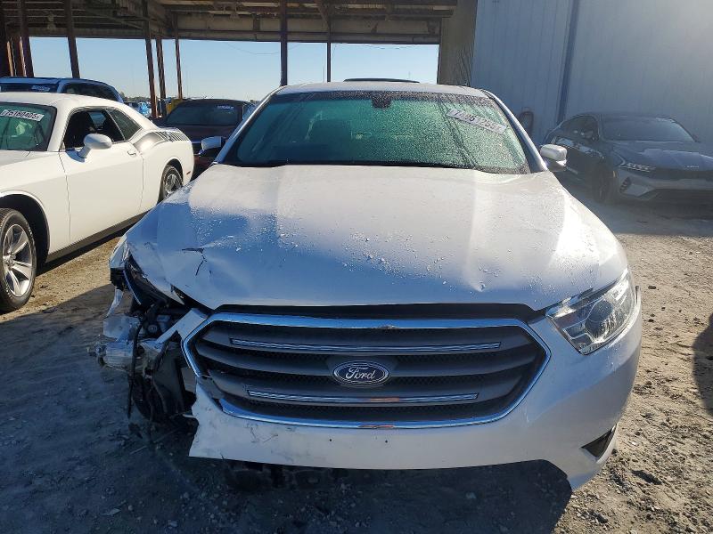 Photo 5 from auction – 2018 FORD TAURUS with VIN 1FAHP2E81JG132403