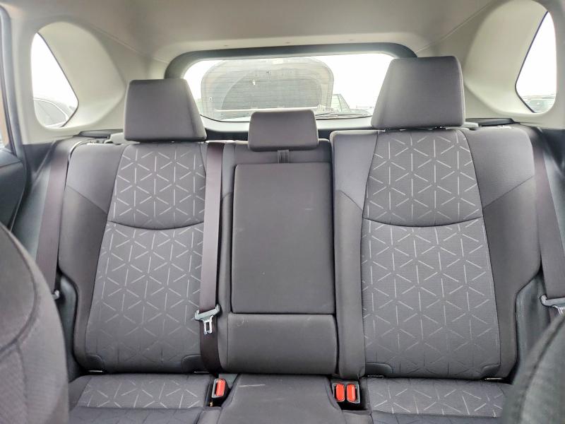 Photo 10 from auction – 2020 TOYOTA RAV4 XLE with VIN JTMW1RFV6LJ018290
