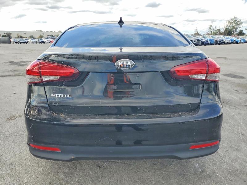 Photo 6 from auction – 2018 KIA FORTE LX with VIN 3KPFK4A73JE284854