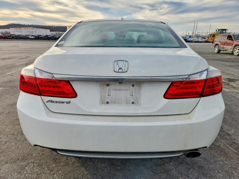 Photo 6 from auction – 2015 HONDA ACCORD EXL with VIN 1HGCR2F83FA026012