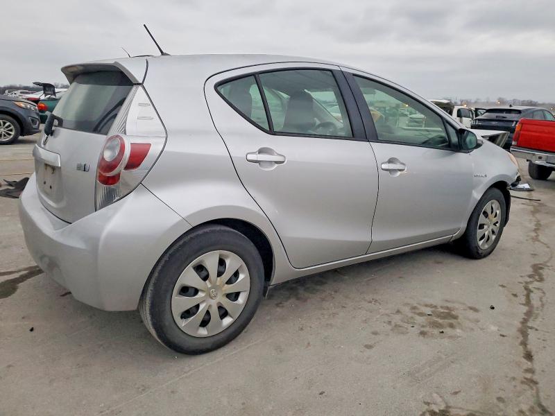 Photo 3 from auction – 2014 TOYOTA PRIUS C with VIN JTDKDTB37E1568544