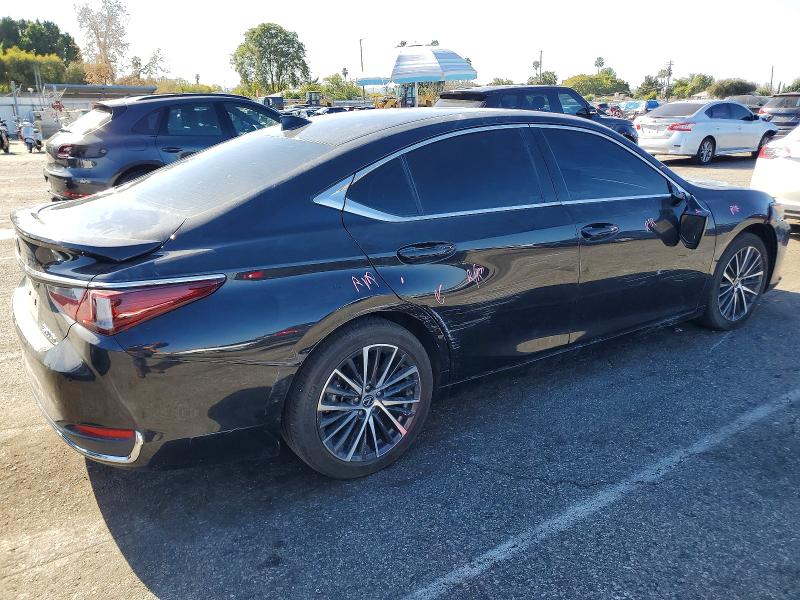Photo 3 from auction – 2025 LEXUS ES with VIN 58ADA1C13SU055521