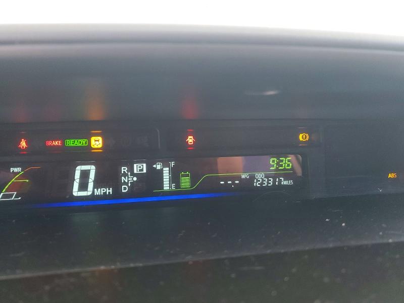 Photo 9 from auction – 2014 TOYOTA PRIUS V with VIN JTDZN3EU9E3315259