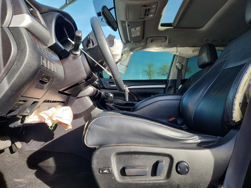 Zdjęcie 7 z aukcji – 2016 TOYOTA HIGHLANDER z VIN 5TDJKRFH1GS282043