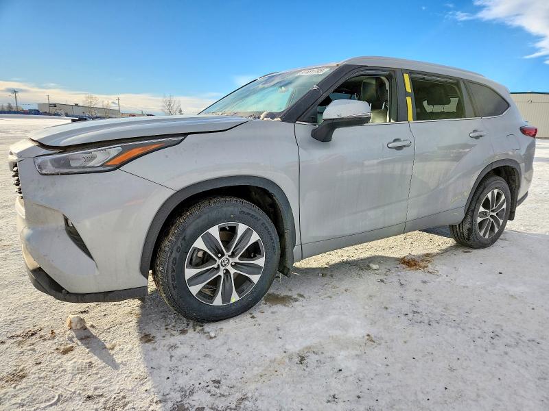 TOYOTA HIGHLANDER 2023 with VIN 5TDKDRBH9PS503571 - Photo from auction