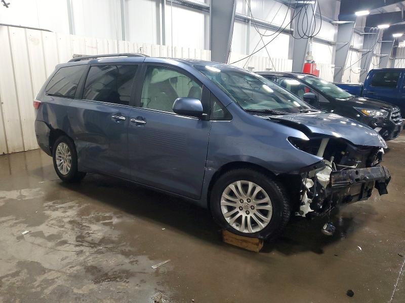 Photo 4 from auction – 2015 TOYOTA SIENNA XLE with VIN 5TDYK3DC6FS555253