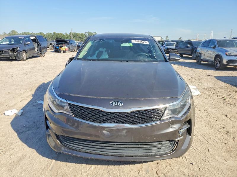 Photo 5 from auction – 2017 KIA OPTIMA LX with VIN 5XXGT4L30HG167343