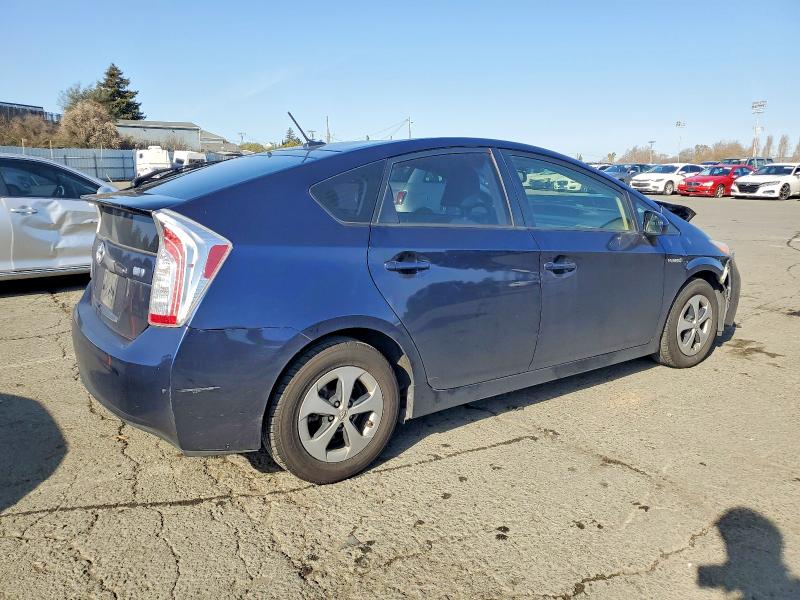 Photo 3 from auction – 2015 TOYOTA PRIUS with VIN JTDKN3DU7F1938606