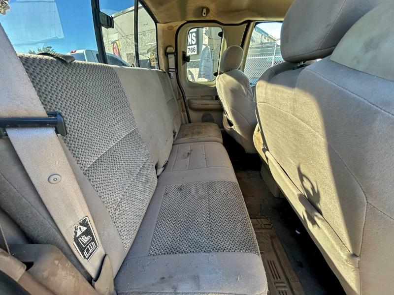 Photo 6 from auction – 2003 FORD F150 with VIN 1FTRX07WX3KC83979