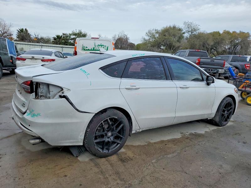 Photo 3 from auction – 2019 FORD FUSION with VIN 3FA6P0HD8KR247479