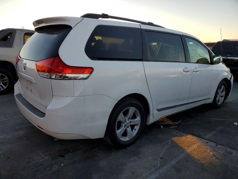 Photo 3 from auction – 2011 TOYOTA SIENNA with VIN 5TDKK3DCXBS113690