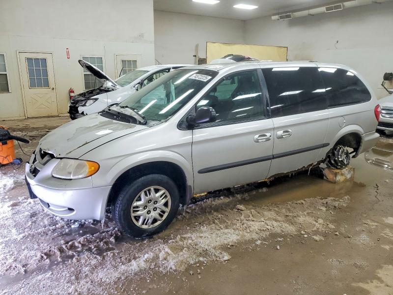 DODGE GRAND CARA 2002 with VIN 1B4GP44R12B554033 - Photo from auction