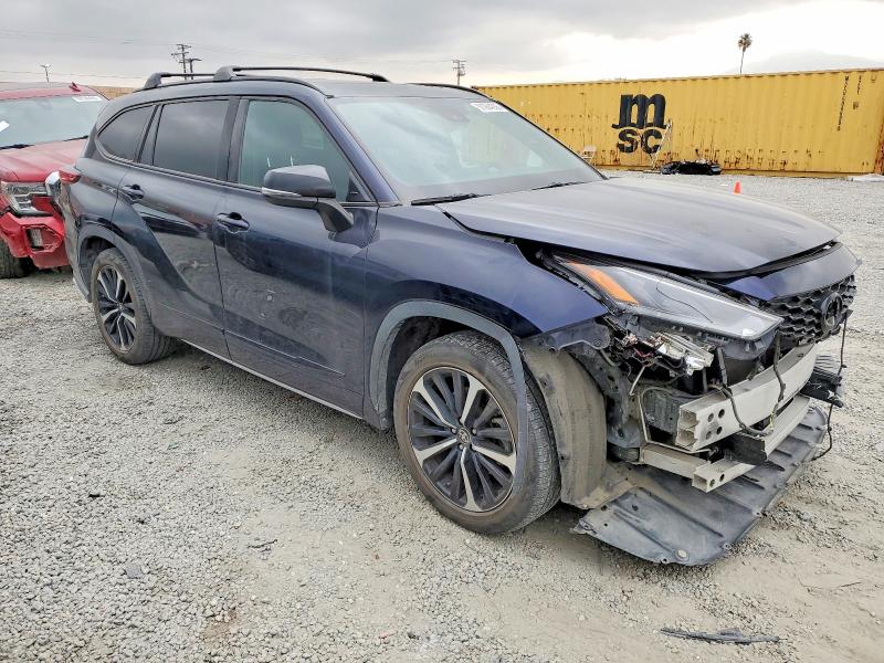 Photo 4 from auction – 2021 TOYOTA HIGHLANDER with VIN 5TDJZRAH6MS045319