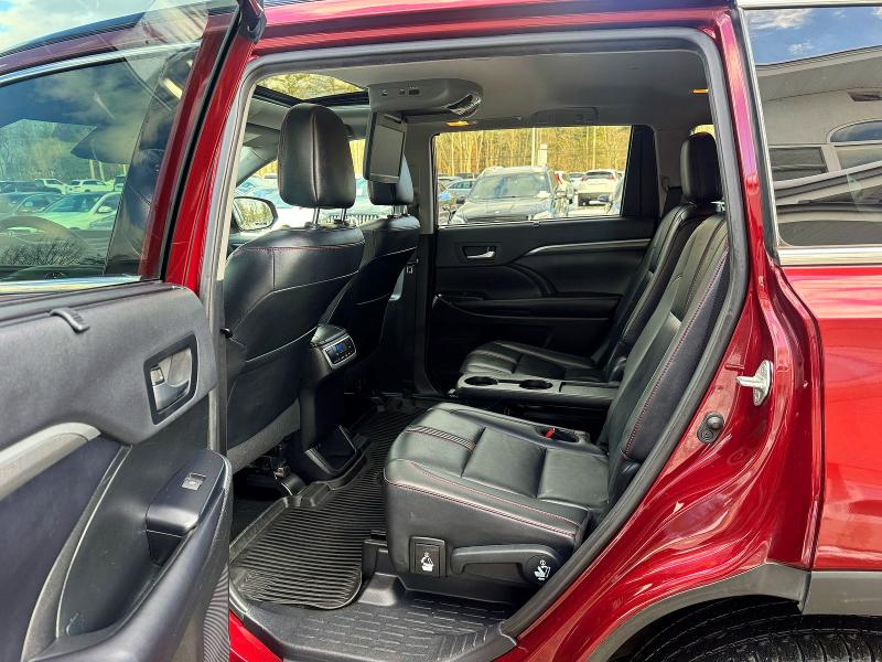 Photo 8 from auction – 2019 TOYOTA HIGHLANDER with VIN 5TDKZRFH6KS574621