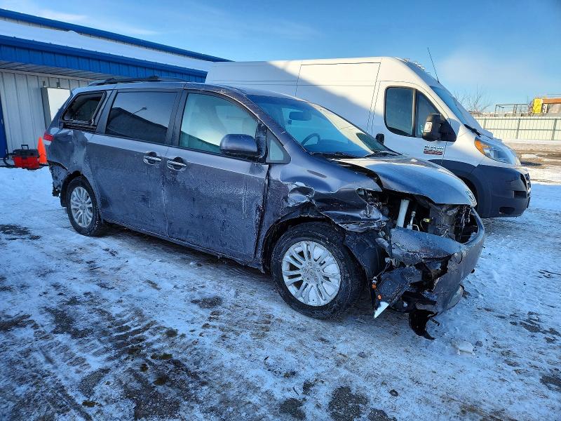 Photo 4 from auction – 2011 TOYOTA SIENNA XLE with VIN 5TDYK3DC7BS053121