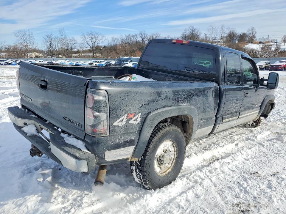 Photo 3 from auction – 2005 CHEVROLET SILVERADO with VIN 1GCHK29U95E143618