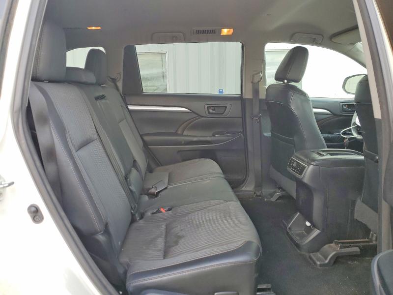 Photo 11 from auction – 2015 TOYOTA HIGHLANDER with VIN 5TDZKRFH9FS083596