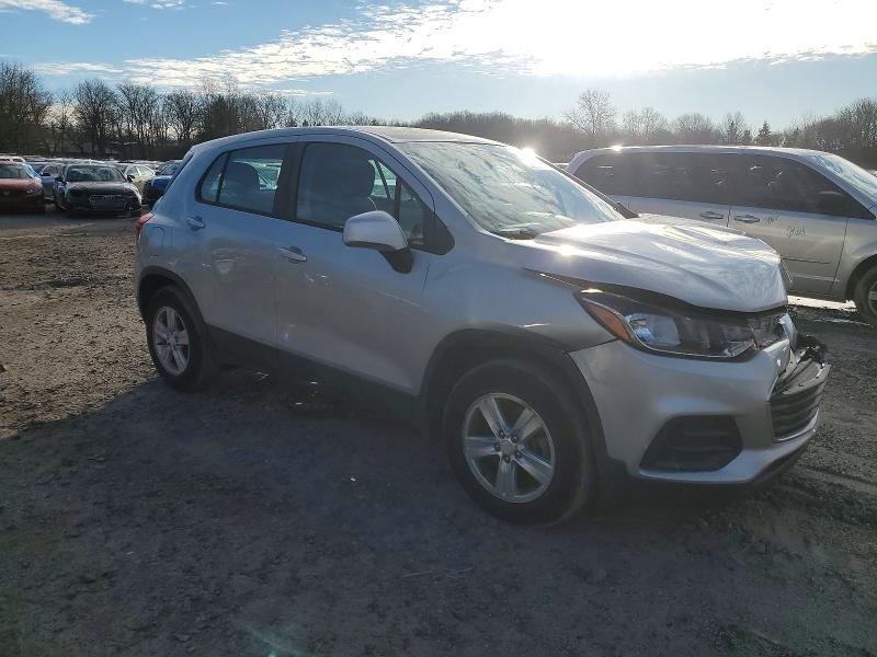 Photo 4 from auction – 2019 CHEVROLET TRAX LS with VIN 3GNCJKSB1KL355423
