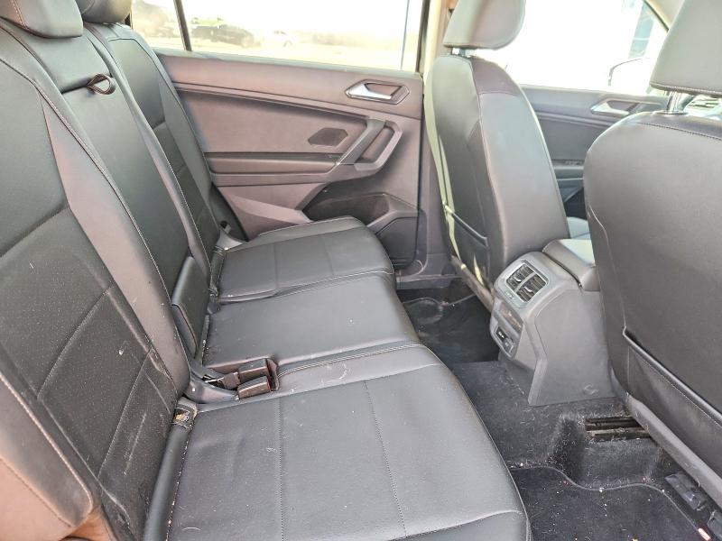 Photo 11 from auction – 2018 VOLKSWAGEN TIGUAN SE with VIN 3VV2B7AX7JM200543