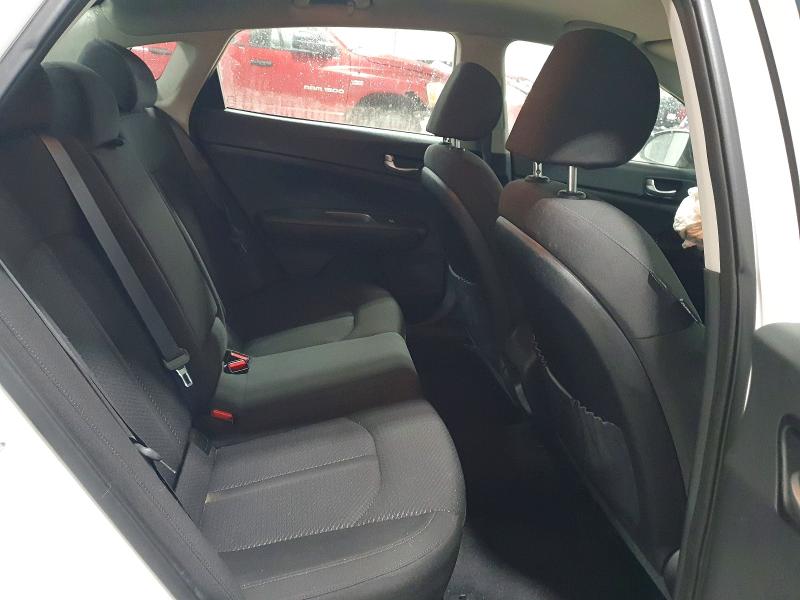 Photo 10 from auction – 2016 KIA OPTIMA with VIN KNAGT4L38G5088177