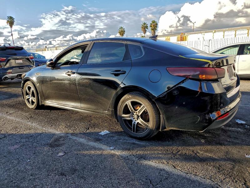 Photo 2 from auction – 2016 KIA OPTIMA EX with VIN 5XXGU4L32GG053372