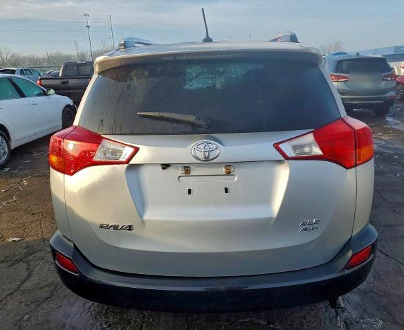 Photo 6 from auction – 2014 TOYOTA RAV4 XLE with VIN 2T3RFREV5EW140174